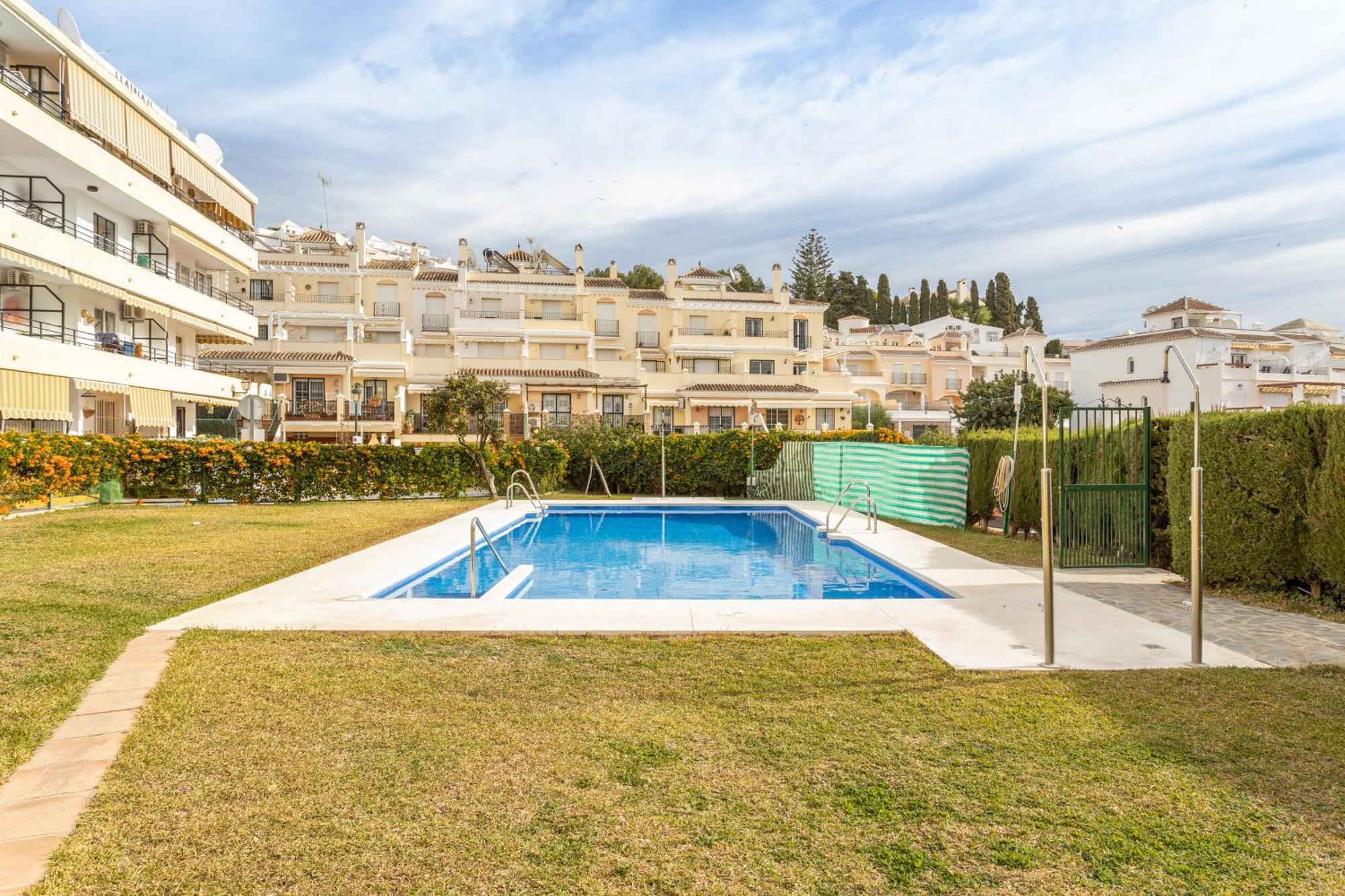 Bright And Spacious 2 Bed Apt Nerja Bagian luar foto