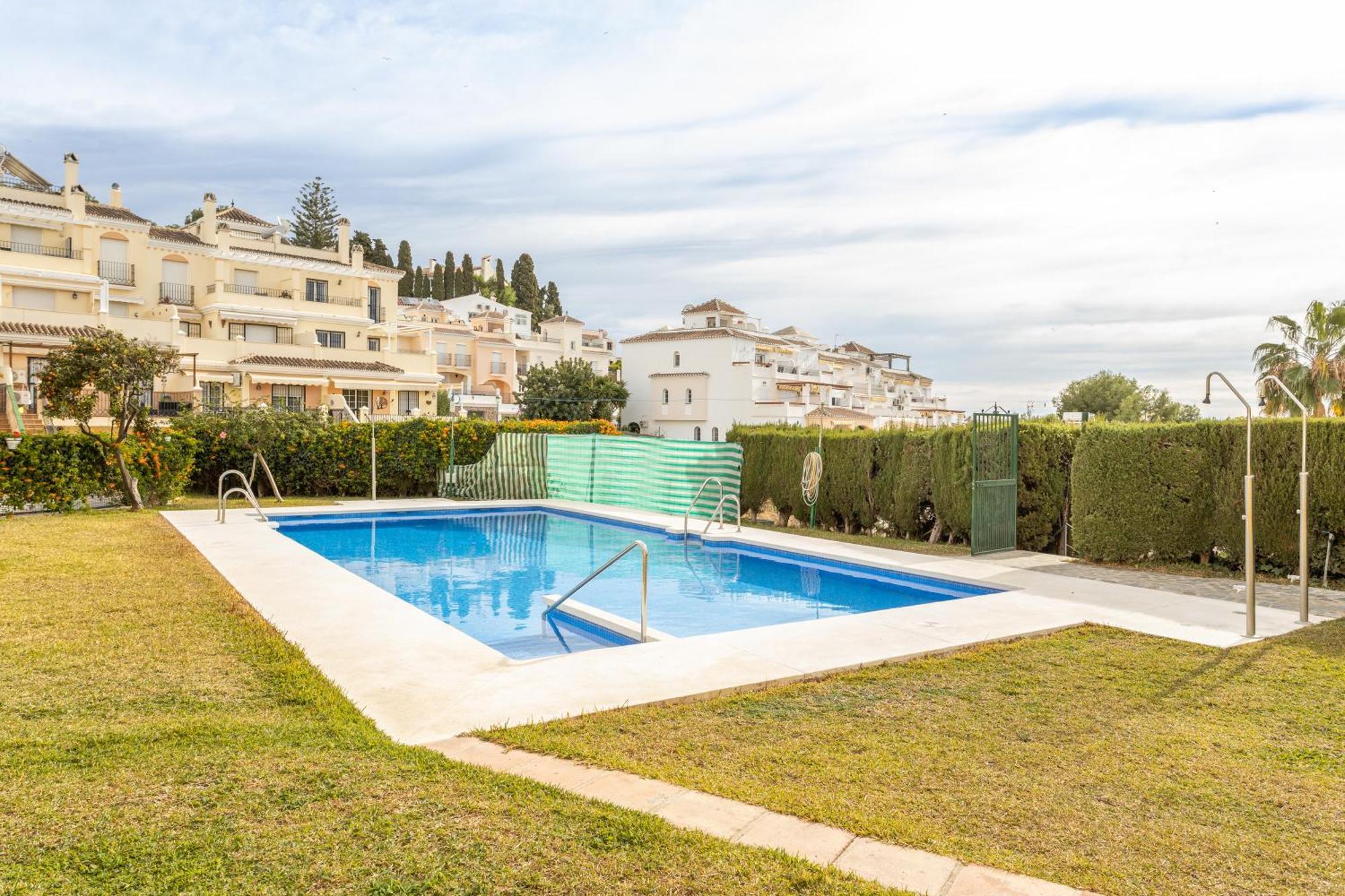 Bright And Spacious 2 Bed Apt Nerja Bagian luar foto