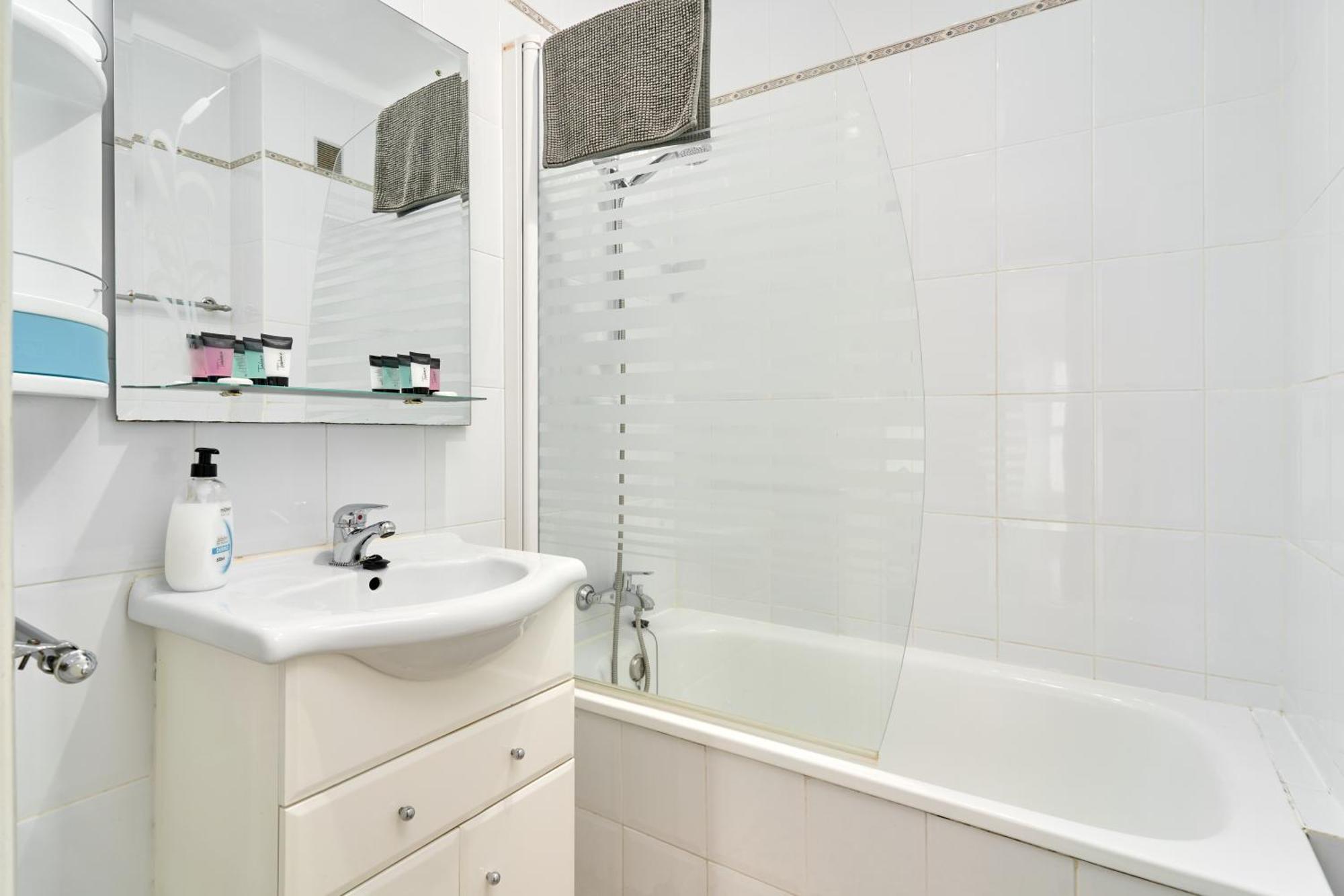 Bright And Spacious 2 Bed Apt Nerja Bagian luar foto