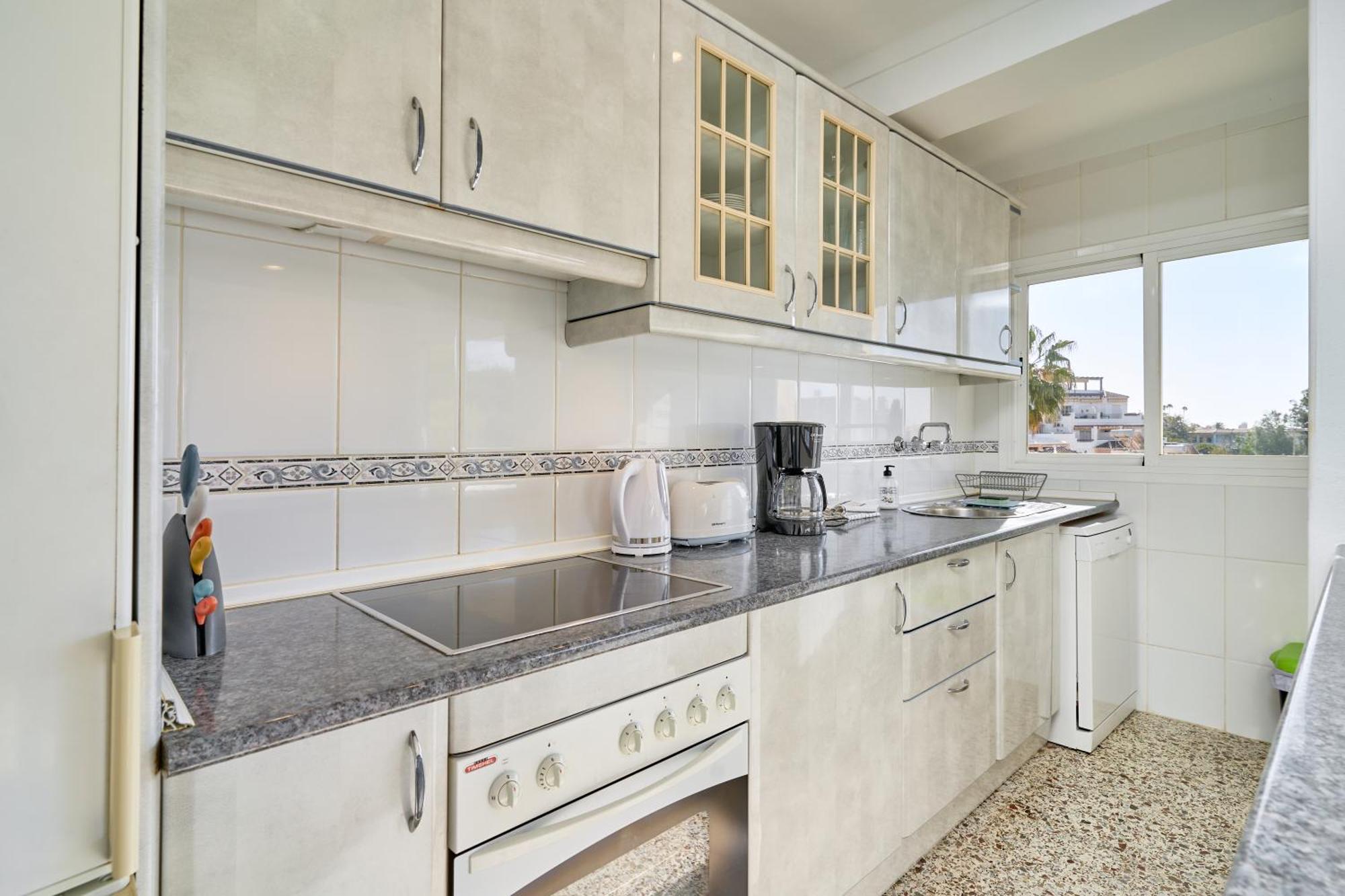 Bright And Spacious 2 Bed Apt Nerja Bagian luar foto